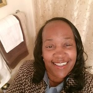 Meet your Posher, Lenora